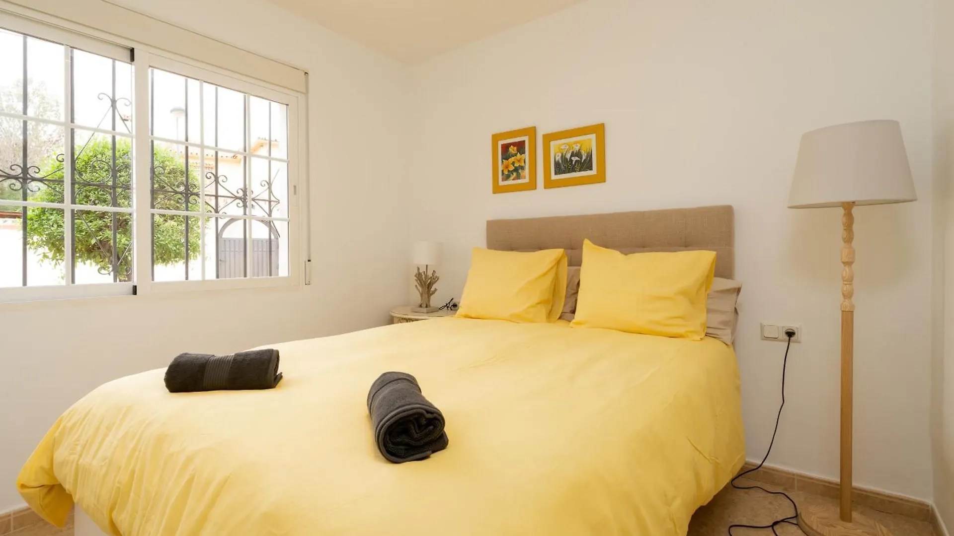 Ferienhaus Charming Two Bedroom House Close To The Sea Marbella